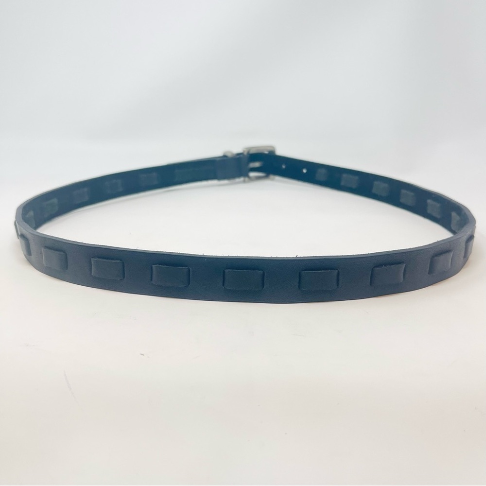 Leather Woven Geometric Contemporary Black Belt w/ Silver Toned Buckle - Picture 4 of 9